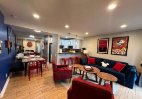 MagicwayVillas Mick's ClockHouse Pool & Spa - Walk to Disneyland